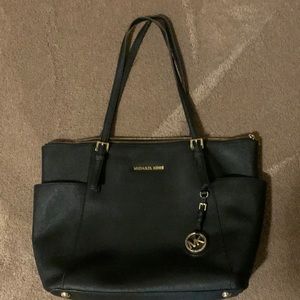 Micheal kors purse  used condition